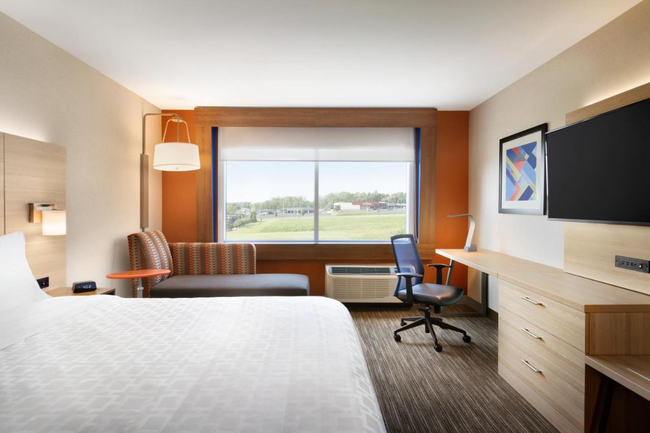 Holiday Express & - - Concord By Ihg Hotel 3*
